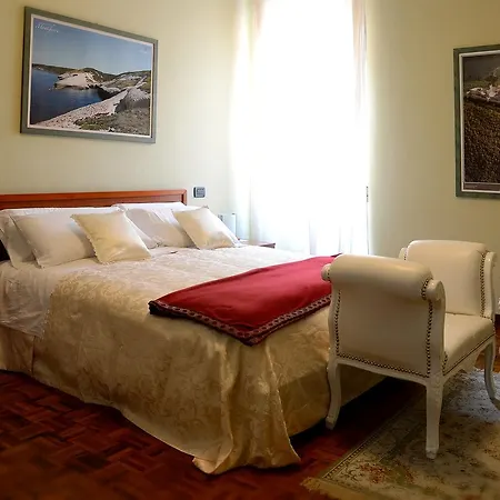 La Fenice Hotel *