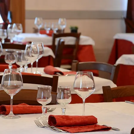 La Fenice Hotel *