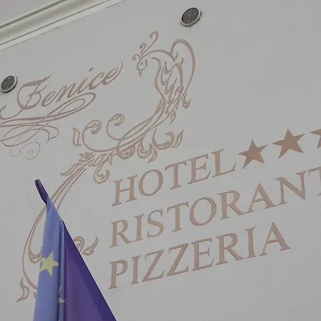 La Fenice Hotel